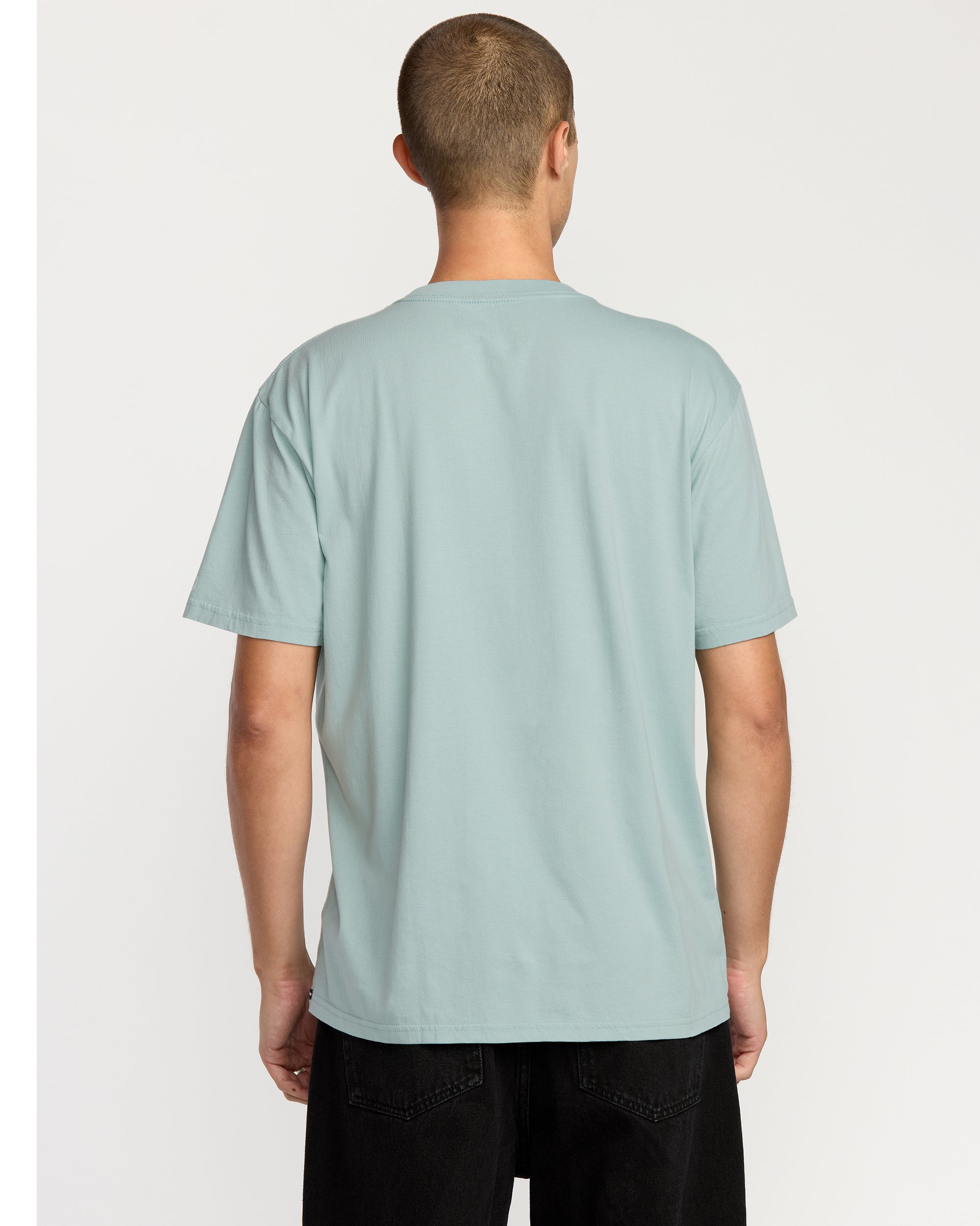Men's Solid Short Sleeve Pocket Tee - Image 4
